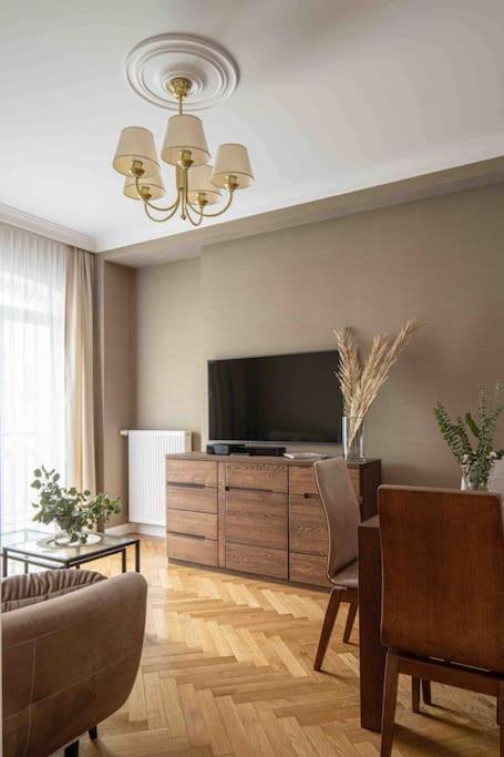 Wyzwolenia Apt , Lazienki Park & Zbawiciela Sq. 2' Warsawa Bagian luar foto
