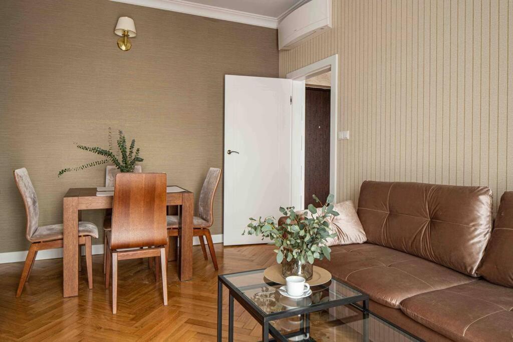 Wyzwolenia Apt , Lazienki Park & Zbawiciela Sq. 2' Warsawa Bagian luar foto
